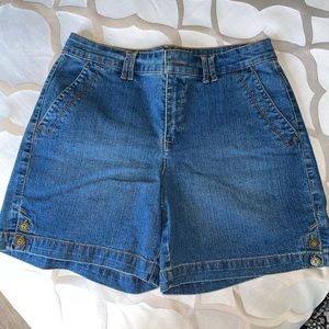 Gloria Vanderbilt Jean shorts, size 8, new